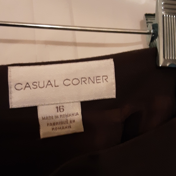 EUC PLUS SIZE 16 Casual Corner Dark Brown Skirt - Picture 3 of 3